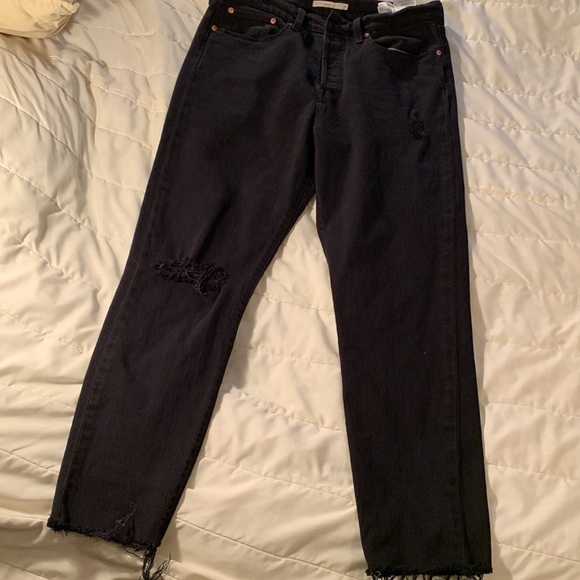 Levi’s Wedgie Fit Jeans in Black Desert Distressed Denim Size 30 - Picture 11 of 17